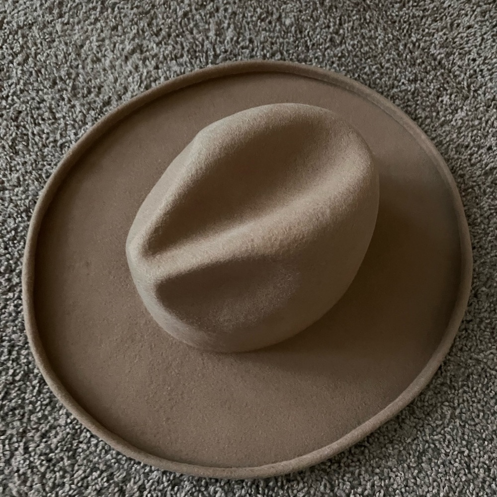 Gigi Pip Cara Tan Hat